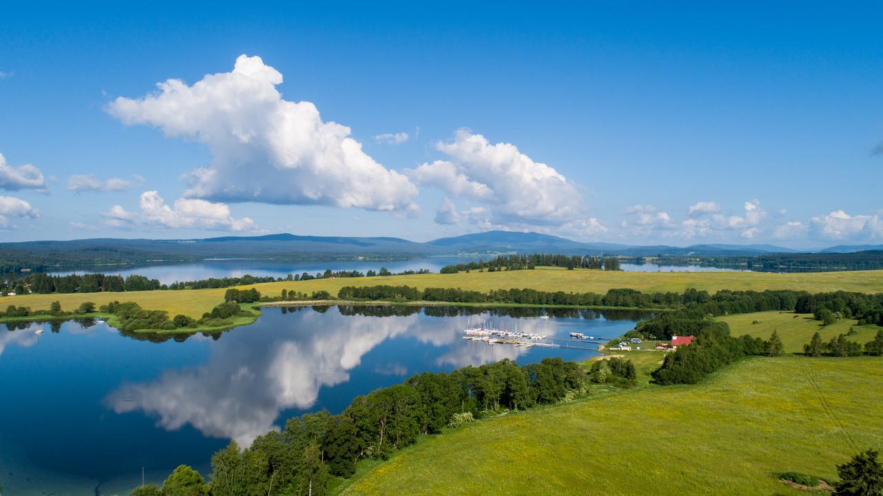 Fontána Lipno Hotel Černá v Pošumaví Kültér fotó